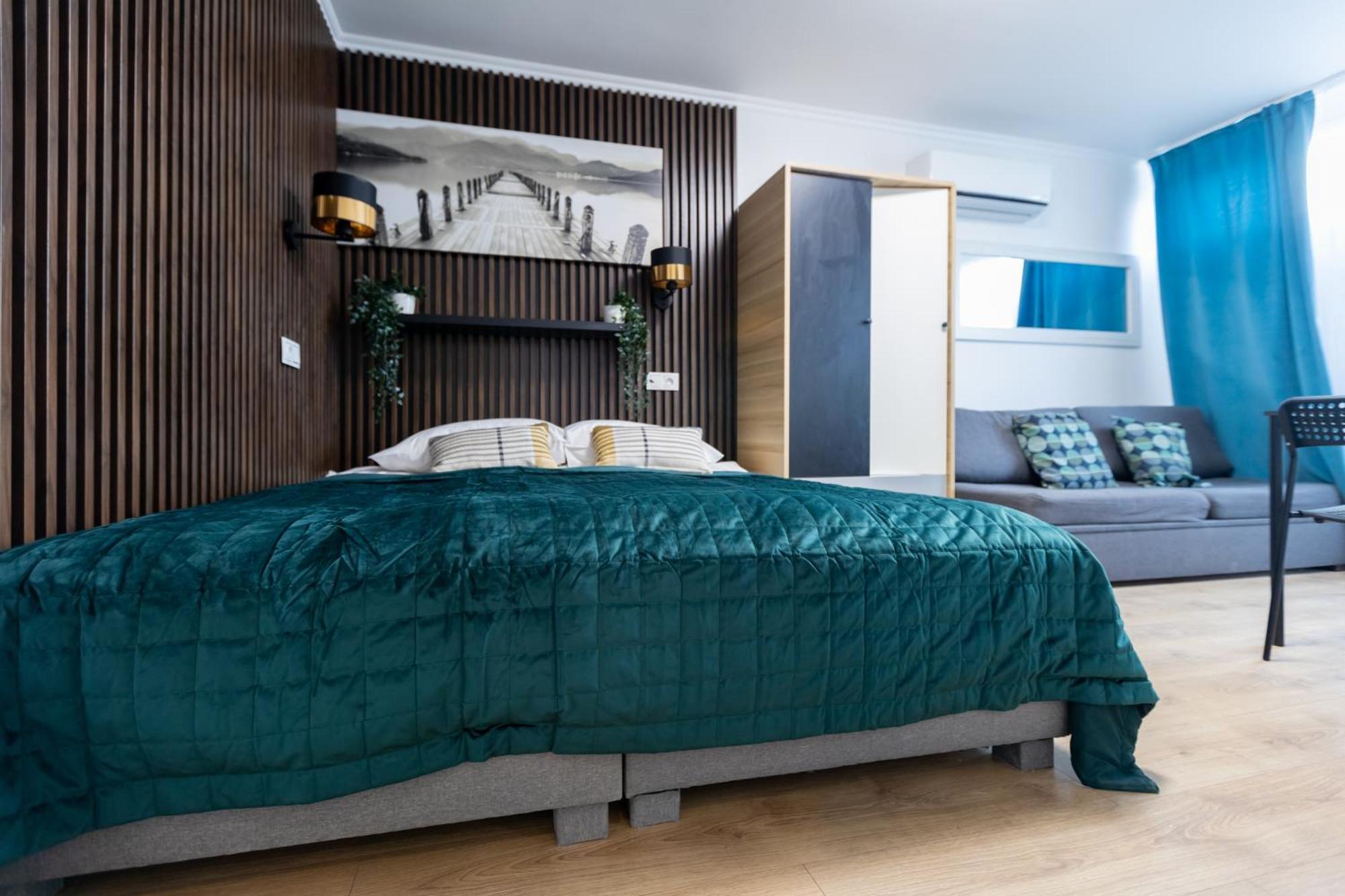 Unitapartament Short Rent In By Metro Station Rondo Onz With 3bedrooms 22 Warszawa
