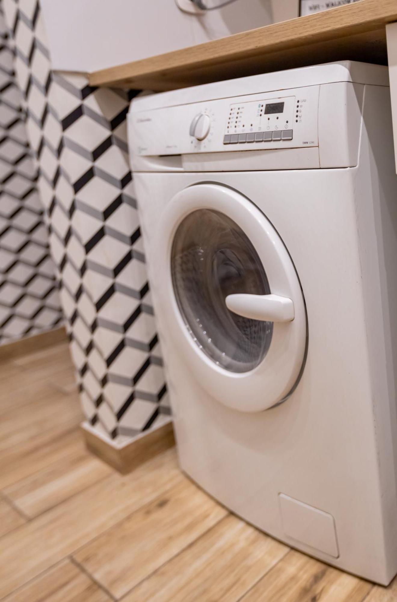 Unitapartament Short Rent In By Metro Station Rondo Onz With 3bedrooms 22 * Warszawa