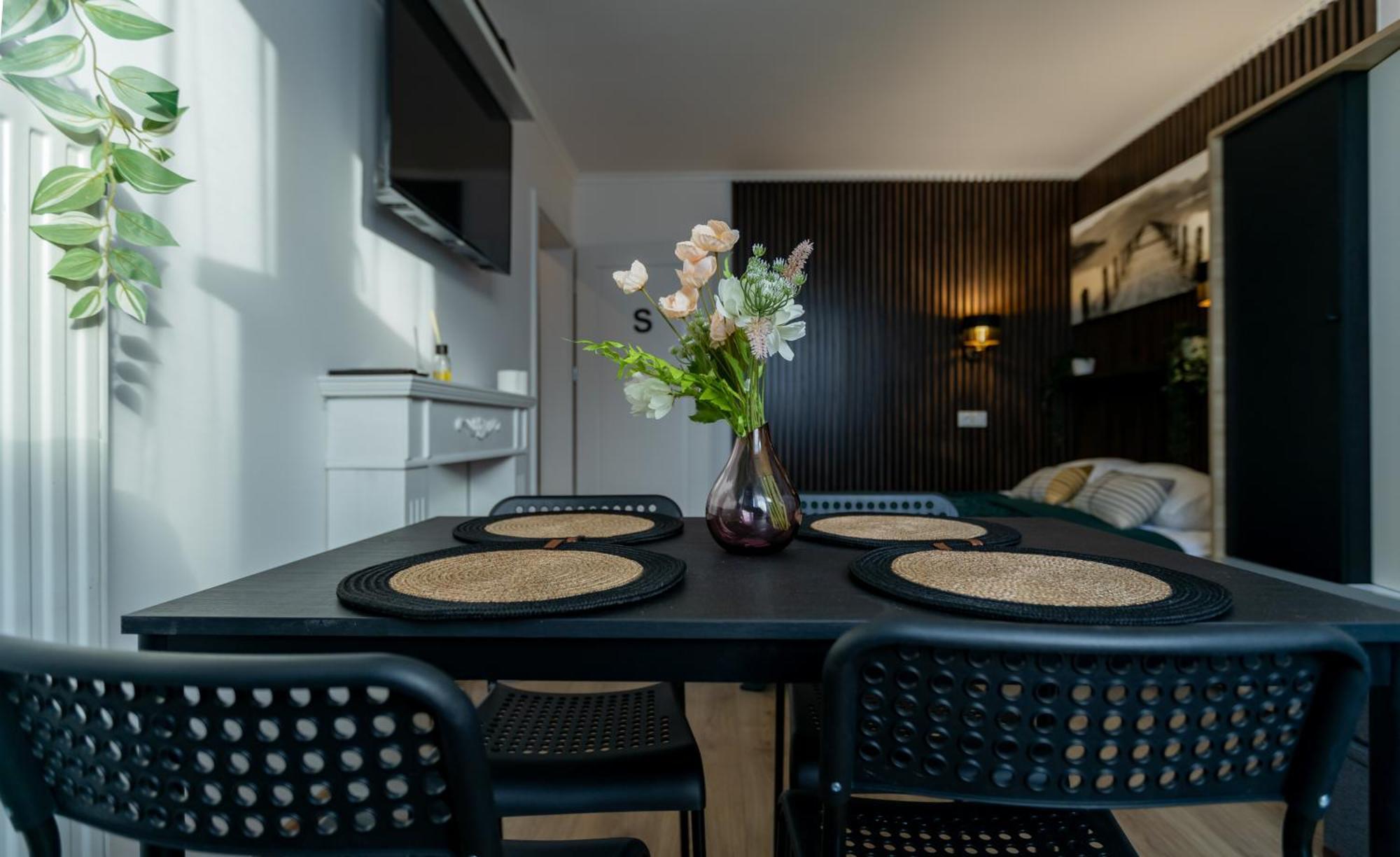 Apartament Unitapartament Short Rent In By Metro Station Rondo Onz With 3bedrooms 22